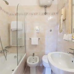 Paris Hotel 3* Стандартный номер с двуспальной кроватью фото 2