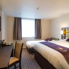 Отель Premier Inn Glasgow Pacific Quay комната для гостей фото 9