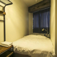 Отель Wise Owl Hostels Tokyo Стандартный номер с двуспальной кроватью (общая ванная комната)