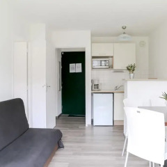 Отель ADONIS - Residence les Hauts de Honfleur комната для гостей