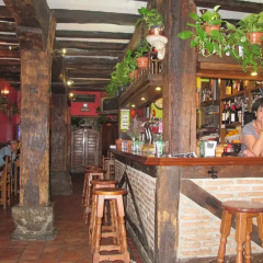 Отель Hostal Rural Elosta гостиничный бар