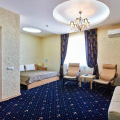 Гостиница Royal Castle Номер Комфорт с различными типами кроватей фото 2