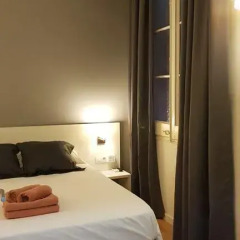 Отель Hostalin Barcelona Gran Via 3* Номер с различными типами кроватей (общая ванная комната) фото 5