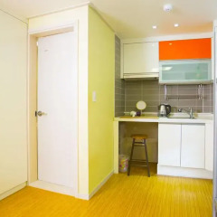 KW Hongdae Hostel Стандартный номер с 2 отдельными кроватями фото 4