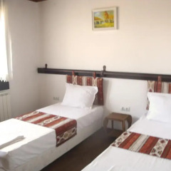 Отель Guest House Black Lom Стандартный номер с двуспальной кроватью фото 2