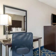 Отель Comfort Inn & Suites near Universal Orlando Resort 2* Стандартный номер с различными типами кроватей