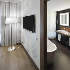 Отель NH Collection Milano President 5* Люкс с различными типами кроватей фото 2
