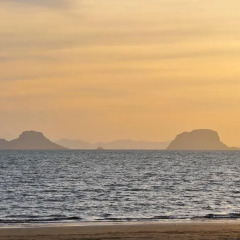 Отель Krabi Sunset Beachfront Sand One пляж фото 2