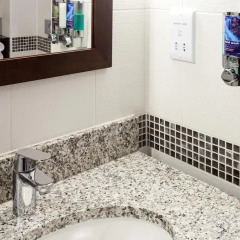 Отель Hampton by Hilton Luton Airport ванная