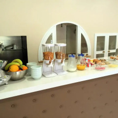 Отель The Capital Boutique B&B питание