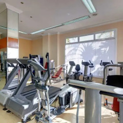 Отель Benal Beach Group фитнесс-зал