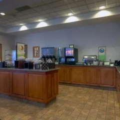 Отель Country Inn & Suites by Radisson, Calgary-Airport, AB Канада, Калгари - отзывы, цены и фото номеров - забронировать отель Country Inn & Suites by Radisson, Calgary-Airport, AB онлайн питание фото 3