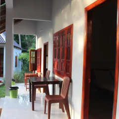 Отель Hoa Nhat Lan Bungalow 2* Стандартный номер с двуспальной кроватью фото 4