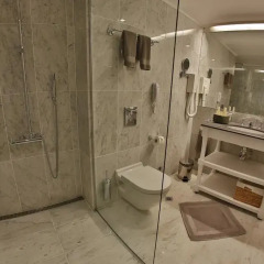 Отель Oasis Boutique Hotel, Riviera Holiday Club Болгария, Золотые пески - отзывы, цены и фото номеров - забронировать отель Oasis Boutique Hotel, Riviera Holiday Club онлайн ванная