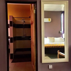 Отель Kokodo Guest House сейф в номере