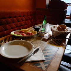Отель Academus - Cafe/Pub & Guest House Польша, Вроцлав - отзывы, цены и фото номеров - забронировать отель Academus - Cafe/Pub & Guest House онлайн питание фото 2