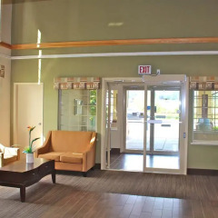 Отель Canadas Best Value Inn Langley Лэнгли спа