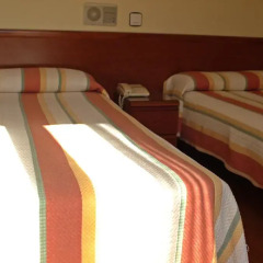 Отель Hostal San Glorio 2* Стандартный номер с 2 отдельными кроватями фото 2
