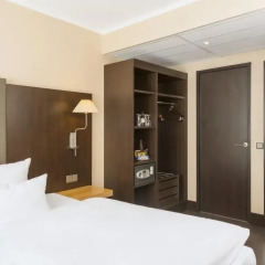 Отель NH Collection Berlin Mitte Am Checkpoint Charlie 4* Стандартный номер с разными типами кроватей фото 3