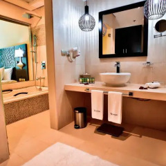 Signature Hotel Al Barsha 4* Улучшенный номер с различными типами кроватей фото 5