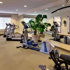 Отель Country Inn & Suites Queensbury фитнесс-зал фото 3