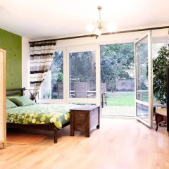 Отель Lovely Garden Flat near Royal Park развлечения