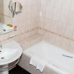 River Park Hotel 3* Стандартный номер с двуспальной кроватью фото 10