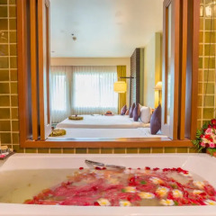 The Royal Paradise Hotel & Spa 4* Улучшенный номер с двуспальной кроватью фото 2