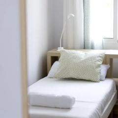 Отель Bed and Beach Barcelona Испания, Барселона - отзывы, цены и фото номеров - забронировать отель Bed and Beach Barcelona онлайн комната для гостей фото 2