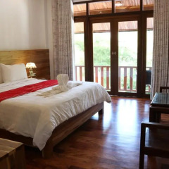 Отель Villa Oasis Luang Prabang 3* Номер Делюкс с двуспальной кроватью фото 5