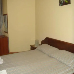 Отель Hera Guest House 2* Стандартный семейный номер с двуспальной кроватью фото 5