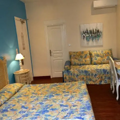Отель Hôtel Lépante 2* Улучшенный номер с различными типами кроватей фото 3