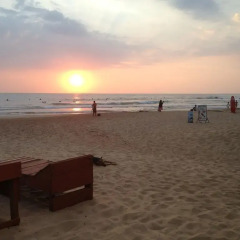 Drifters Hotel & Beach Restaurant пляж