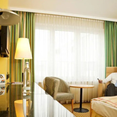 Отель Holiday Inn Berlin Airport - Conference Centre 4* Стандартный номер фото 4