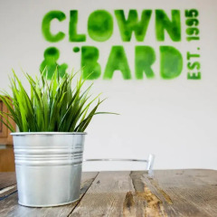 Clown and Bard Hostel Кровать в общем номере с двухъярусной кроватью