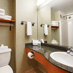 Отель BEST WESTERN PLUS Valemount Inn & Suites 3* Стандартный номер с различными типами кроватей фото 2