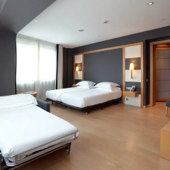 Hotel Barcelona Universal 4* Улучшенный номер с двуспальной кроватью фото 5