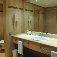 Hotel Sercotel Suite Palacio del Mar ванная