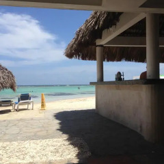Отель Calypso Beach Доминикана, Бока Чика - отзывы, цены и фото номеров - забронировать отель Calypso Beach онлайн пляж