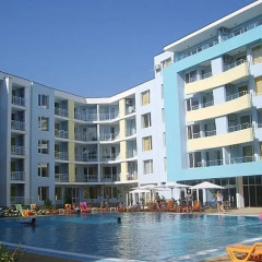 Отель Bulgarienhus Yassen Apartments Болгария, Солнечный берег - отзывы, цены и фото номеров - забронировать отель Bulgarienhus Yassen Apartments онлайн бассейн фото 2