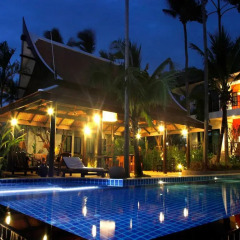 Отель Cocoville Phuket Resort бассейн