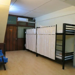 Red Lips Hostel Кровать в общем номере фото 3