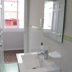 Отель Apartamento Plaza Santa Ana II Мадрид ванная