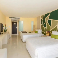 Отель Andaman Embrace Patong 5* Номер Делюкс с двуспальной кроватью