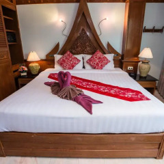 Отель Patong Beach Bed and Breakfast сейф в номере