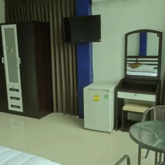 Отель But Different Phuket Guesthouse 3* Улучшенный номер с различными типами кроватей фото 7