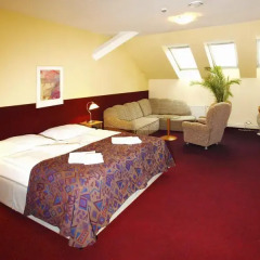 A Plus Hotel and Hostel Апартаменты с различными типами кроватей фото 5