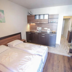 Апартаменты Diamond Beach Apartments Бургас комната для гостей фото 4