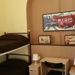 Отель Hostal MiMi Las Ramblas Номер с общей ванной комнатой с различными типами кроватей (общая ванная комната) фото 2