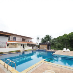Отель Poonsap Resort Ланта бассейн